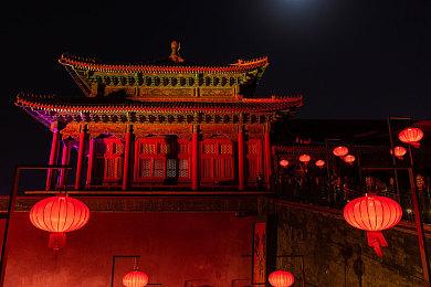 《自杀小队：战胜正义联盟》新预告片揭示回旋镖队长